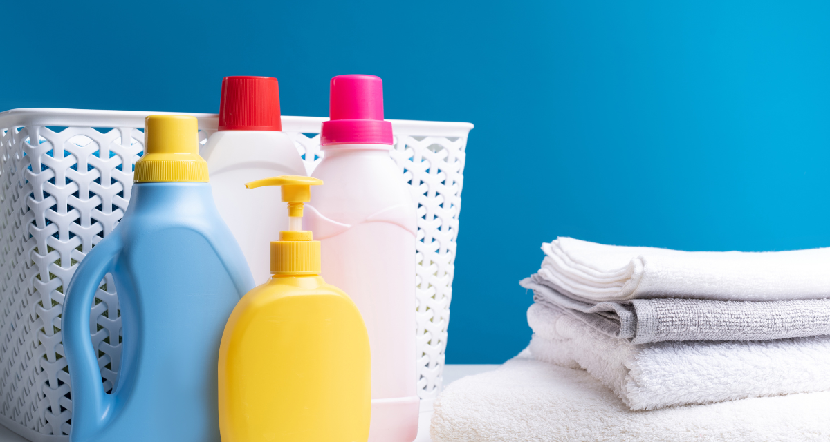 Bebas Noda Minyak! 13 Cara Mencuci Baju Agar Bersih Kinclong