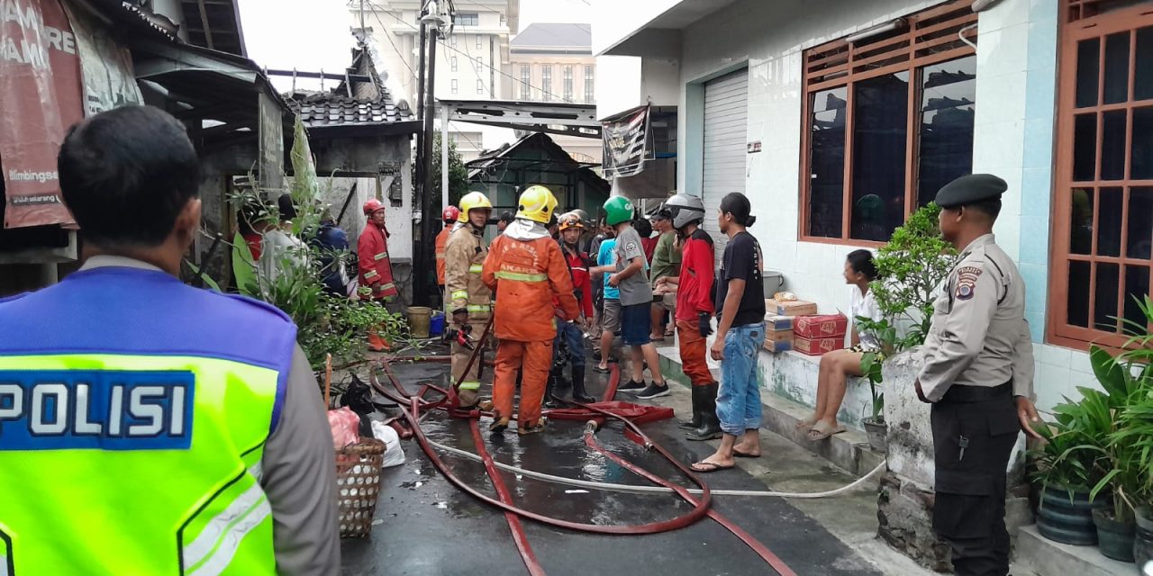 Dentuman Keras Gegerkan Depok Dan Hanguskan Satu Rumah