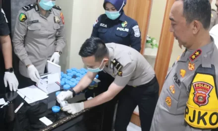 Kapolres Tangsel Tegaskan Disiplin, Cek Urine Tanpa Pengecualian