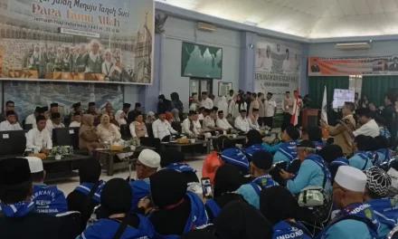 Sebanyak 445 Jemaah Haji Kloter Pertama Batam Resmi Dilepas