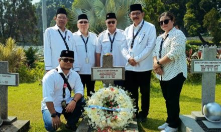 SMMI Jakarta Kenang Pejuang Bangsa Lewat Ziarah Ke TMP