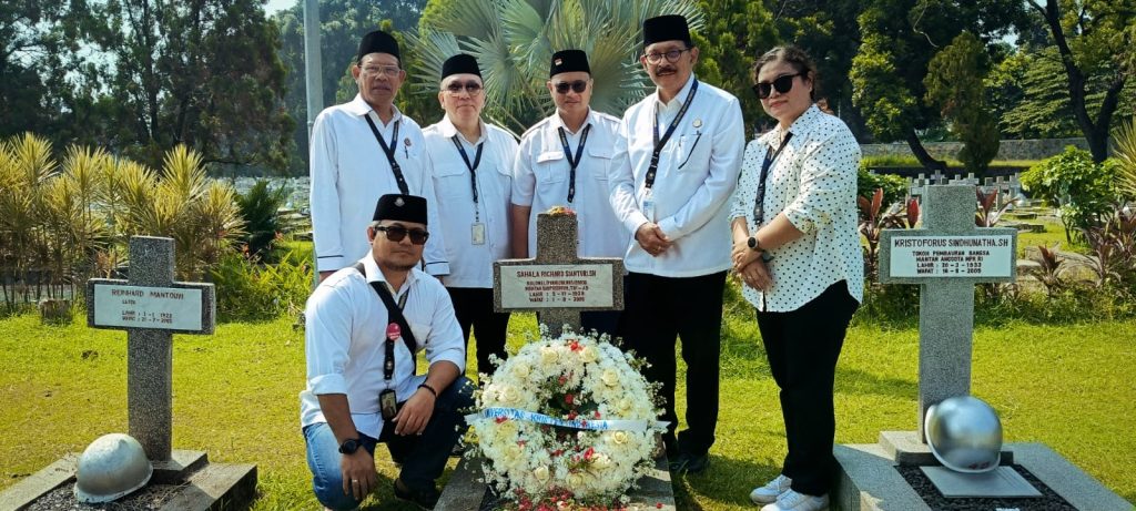 SMMI Jakarta Kenang Pejuang Bangsa Lewat Ziarah Ke TMP