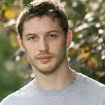 Tom Hardy: Aktor Yang Serbabisa Dengan Dedikasi Tanpa Batas